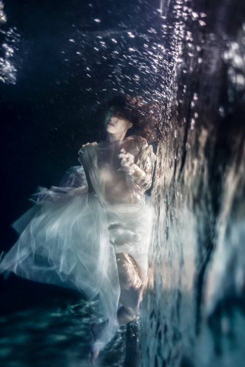 Gravity - Dalia Nosratabadi